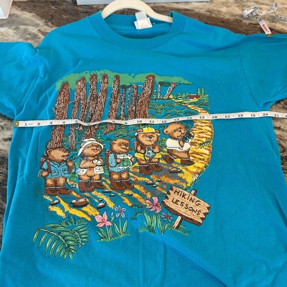 VINTAGE Basic Editions hiking bears tshirt, has slight wear/no size tag, L? - Picture 4 of 4